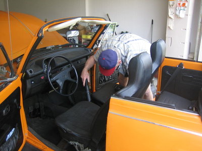 FIRST INTERIOR CLEAN UP AT BOB'S 001.JPG