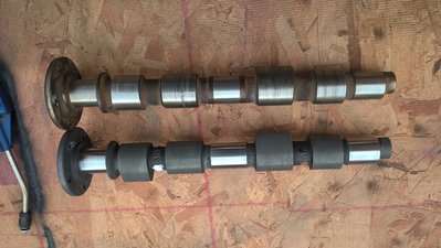 WP_20160601_18_45_37_Pro.jpg (663.43 KiB) Viewed 2207 times The camshaft got rounded in no time. Here it is next to a new one for comparison
